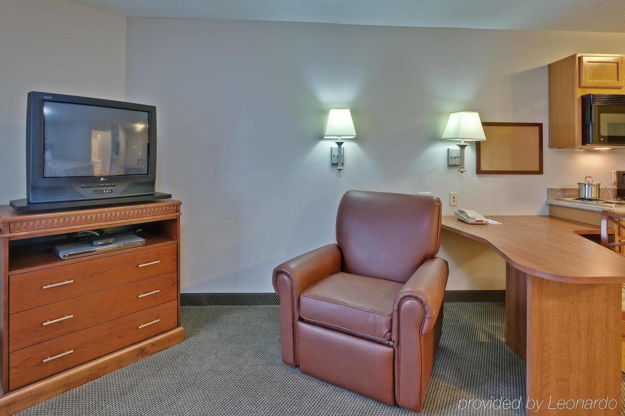 Candlewood Suites Fort Wayne - Nw By Ihg Room photo