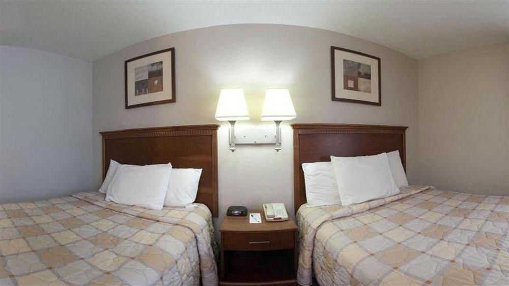 Candlewood Suites Fort Wayne - Nw By Ihg Exterior photo